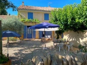 Maisons de vacances Mas des Lavandes - 3 gites de charme au calme avec grande piscine en Drome-Provencale : photos des chambres