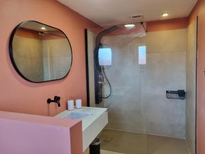 Maisons de vacances villa avec studio independant et piscine : photos des chambres