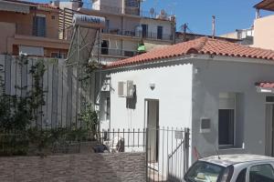 House with yard in center of Kalamata