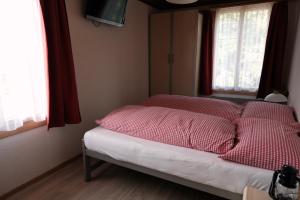 Double Room with Shared Bathroom room in Hotel Tourist
