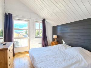 Chalet spacieux avec poêle à bois, WIFI gratuit, terrasse, garage et proche des pistes - FR-1-425-122
