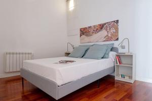 Modern apartment in Chueca INF3Iz4