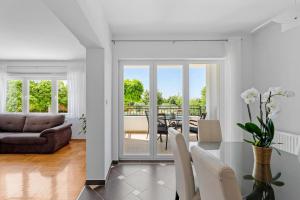 Apartman Lucija with private pool