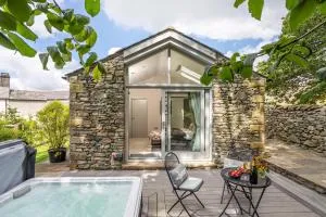 The Cow Shed - with hot tub - 柯比朗斯代尔