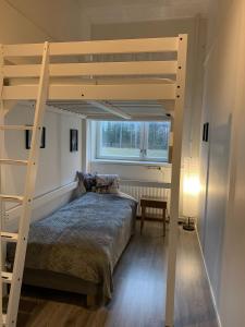 Wanha Koulu Tahko Onnela, 4mh, Palju, Sauna, Tupakeittiö, Wifi, Liikuntasali, RinteetSpaRavintola 6km, Lemmikit OK, Edukas