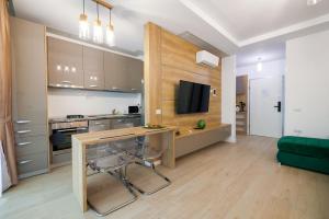 Green Luxury Apartment Lake On