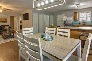 Searcy Vacation Rental w Deck & Water Views!