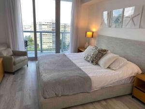 Cozy Beach Apartment with Full Kitchen -A