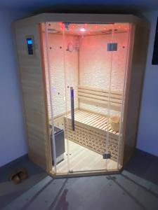 Maisons de vacances Studio equipe Sauna Jacuzzi 27m2 : photos des chambres