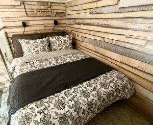 Esther Central Apartman with AC