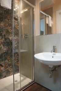 Quadruple Room with Shared Bathroom
