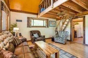 Cozy Georgia Abode with Deck, Fire Pit and Lake Access - LaFayette