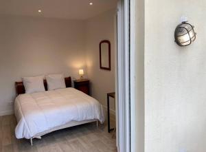 Villas Magnifique maison classee 3 etoiles, 7 chambres, 5 salles de bain, parking prive, Tarbes ville : photos des chambres