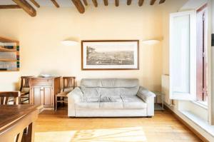 Piazza Navona Center House