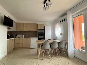 Appartements T3 6 personnes avec terrasse, wifi, climatisation : photos des chambres