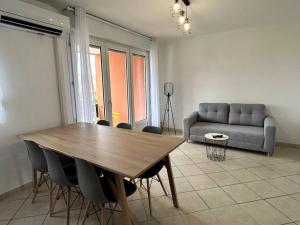 Appartements T3 6 personnes avec terrasse, wifi, climatisation : photos des chambres