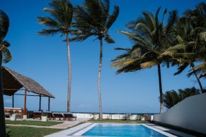 Oasys House - Beautiful Private Beach Front Home