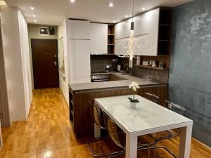 Midtown Boutique Apartment