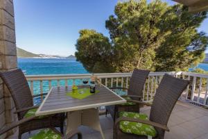 Apartments Krstičević