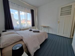 Appartements Appartement duplex Coudekerque-Branche : photos des chambres