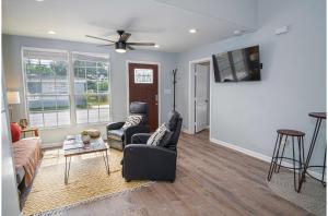 Charming 3BR2BA Gem Close to Downtown Riverwalk