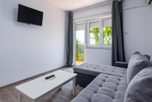 Apartments by the sea Klenovica, Novi Vinodolski - 5557