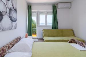 Apartments by the sea Klenovica, Novi Vinodolski - 5557