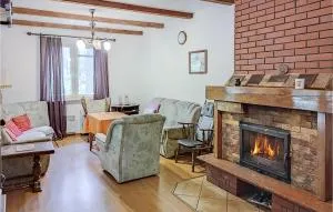 3 Bedroom Nice Home In Popowo - 比亚沃布热吉