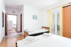 Apartments with parking space Podaca, Makarska - 6736