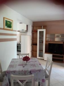 Apartments with parking space Lopar, Rab - 19896