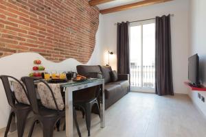 CITY CENTER TWO BEDROOMS APARTMENT, IN A 1870s FULL RENEWED BUILDING