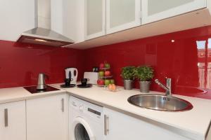 CITY CENTER TWO BEDROOMS APARTMENT, IN A 1870s FULL RENEWED BUILDING