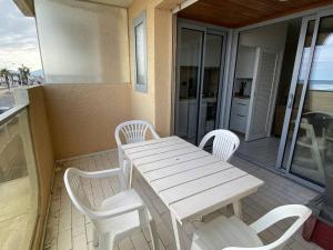 Deux-pièces avec loggia, 1 chambre, proche mer - FR-1-750-7