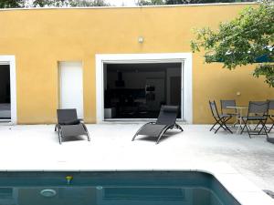 Villas Brand new villa with fully intergrated Air conditioning & private pool, Overlooking forest : photos des chambres