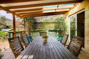 Camellia Cottage - Country Rustic Charm Close to Forest and Town