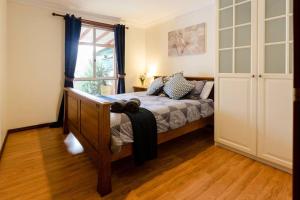 Camellia Cottage - Country Rustic Charm Close to Forest and Town