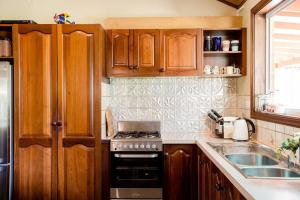 Camellia Cottage - Rustic Character Home 10 Minute Walk to the Centre of Margs!