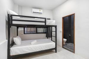 Vibes Samui Hostel and Cafe