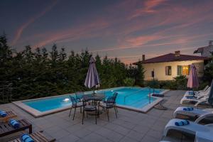Villa Okra With Pool - Happy Rentals
