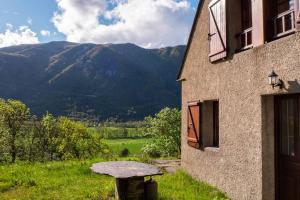 Maisons de vacances Maison avec vue sur la montagne Les Circaetes : photos des chambres