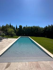 Maisons de vacances Grand Mas Provencal renove avec piscine-plage : photos des chambres