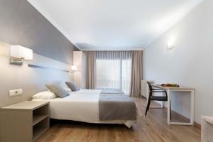 Triple Room with Terrace room in Hotel & Apartahotel SERHS Cosmos