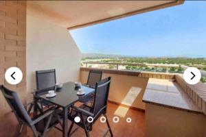 Apartamento con vistas al mar y montaña