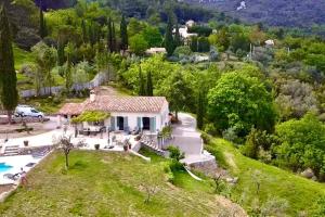 Villas Amazing Villa with panoramic view in Seillans. : photos des chambres