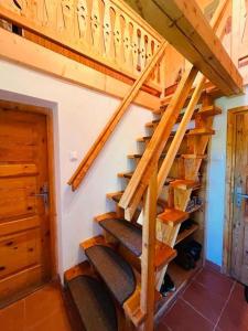 Cesta z mesta na Huty