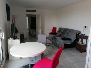 Appartements Appartement a proximite du centre et de la Plage a Meze : photos des chambres