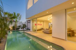 4bd Mediterranean Canggu Villa with Rooftop and Private Pool