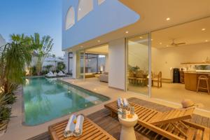 4bd Mediterranean Canggu Villa with Rooftop and Private Pool