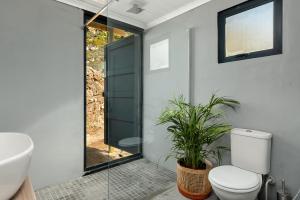 Rocklands Eco Retreat - Adults Only