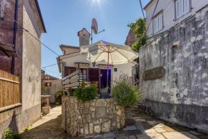 Beli Old Town Apartment - Happy Rentals